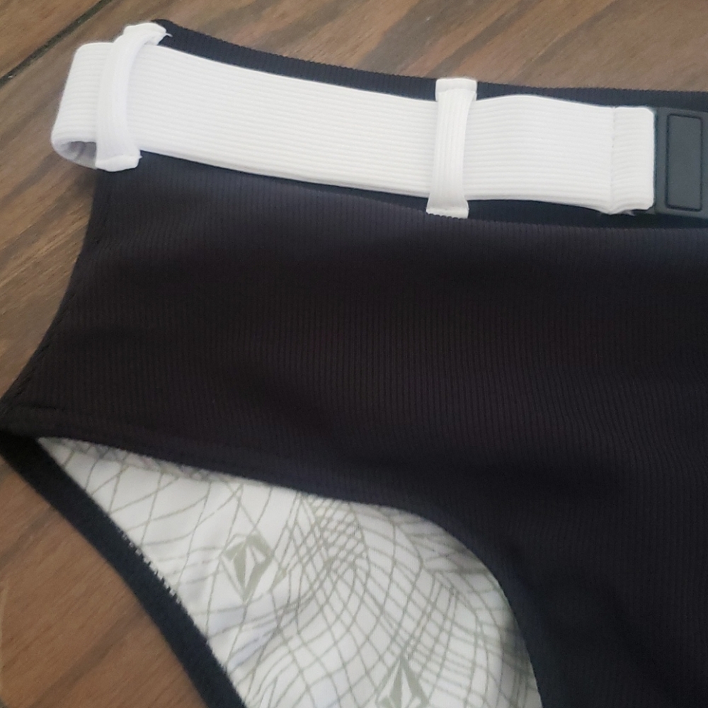Volcom bottom bikini - Picture 5 of 7